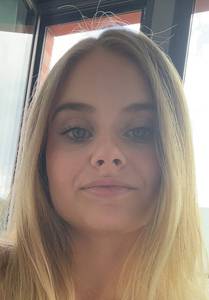 Petite coquine brune coquine de Berlin