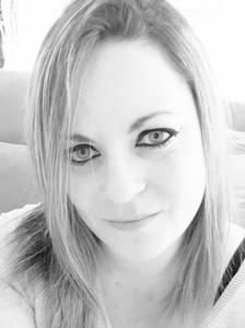 Petite coquine brune super chaude à Perpignan