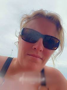 Petite coquine  coquine à plan-cul-vougy