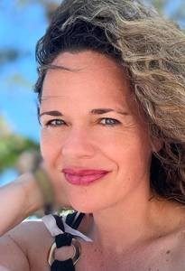 Femme célibataire 32 ans à Paris-9e