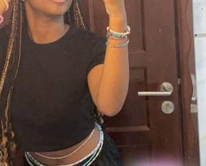Femme célibataire 21 ans à Morges