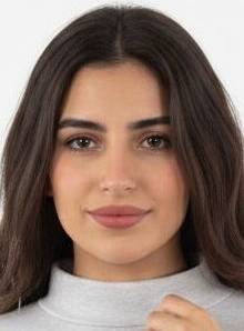 Sonia, 27 ans, Colombes ?
Graphiste en agence cr�ative : passionn�e par les formes, les couleurs, les typographies et les projets qui racontent une histoire.
J?ai grandi avec le soleil du Sud (Montpellier forever), et maintenant je profite du dynamisme de Colombes ? centre-ville qui bouge, parcs pour souffler, proximit� Paris pour expos et inspi.
J?aime les discussions profondes, les balades tranquilles, les terrasses quand il fait doux et les moments vrais. Cherche quelqu?un de curieux, gentil et qui appr�cie la cr�ativit� au quotidien.