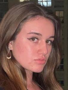 Femme célibataire 28 ans à Evry
