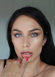 Verna, 25 ans – Paris 20