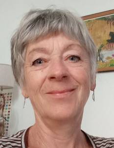 Femme célibataire 64 ans à Nantes