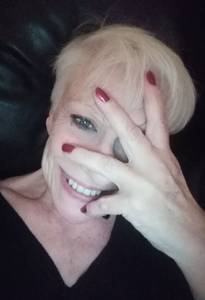 Femme célibataire 62 ans à Bordeaux