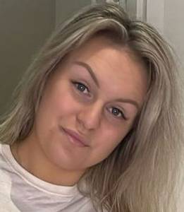 Plan cul rapide avec femme blonde coquine 