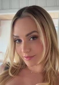 Femme célibataire 27 ans à Chambery