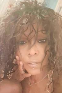 Femme célibataire 47 ans à Saint-Denis