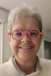 Femme célibataire 63 ans à Versailles