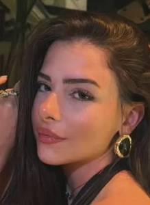 Plan cul avec fille brune super chaude 