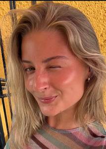 Femme célibataire 28 ans à Reims