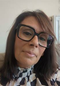 Femme célibataire 53 ans à Nimes