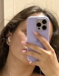 Petite coquine cheveux noir coquine de plan-cul-villeneuve-le-roi