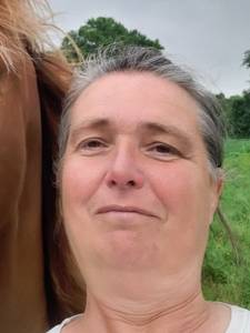 Femme célibataire 48 ans à Angers