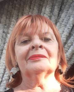 Femme célibataire 69 ans à Saint-Brieuc