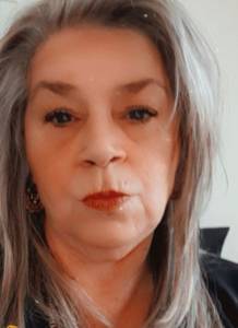 Femme célibataire 61 ans à Angers