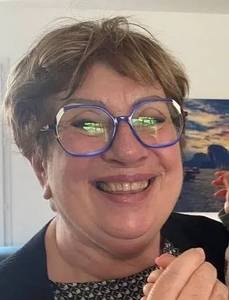 Femme célibataire 64 ans à Nantes