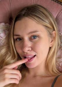 Hello, j'suis team et on parle et on apprend � se connaitre. Sinon je cherche le feeling avant tout, je me prend pas la t�te. Venez discuter !