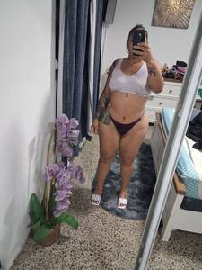 Femme coquine cheveux noir coquine de plan-cul-la-menillere