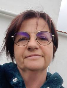 Femme célibataire 57 ans à Nantes