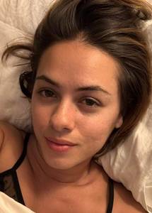 Femme célibataire 25 ans à Paris-17e