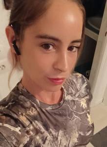 Petite coquine  super chaude à plan-cul-la-heuniere