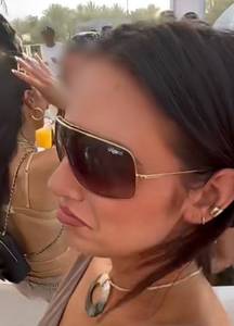 Femme coquine   à plan-cul-voyer