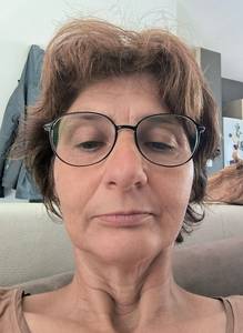 Femme célibataire 18 ans à Nantes