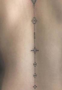 Amoureuse de la vie et des instants de plaisir? j?aime lire, rire et tant d?autres choses. 
?