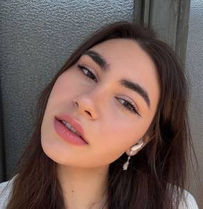 Femme célibataire 21 ans à Paris-5e