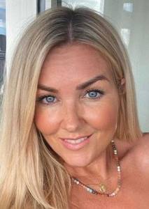 Femme célibataire 42 ans à Paris-17e