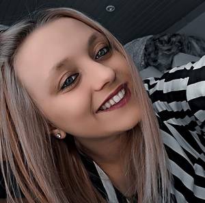 Femme célibataire 34 ans à Bordeaux