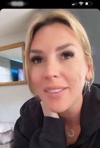 Petite coquine  super chaude à plan-cul-vitriccia