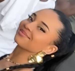 Petite coquine  de 25ans 