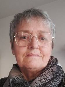 Femme célibataire 60 ans à Metz