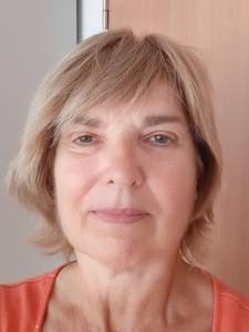 Femme célibataire 60 ans à Evry