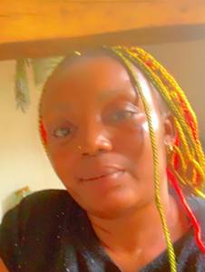 Femme célibataire 33 ans à Nimes