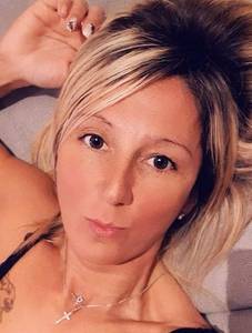 Femme célibataire 45 ans à Toulon