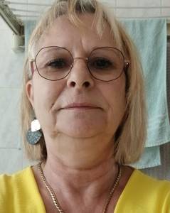 Femme célibataire 62 ans à Nantes