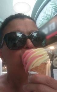 Femme célibataire 66 ans à Nimes