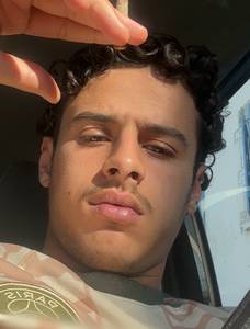 Tu veux prendre contact? célibataire 25 ans