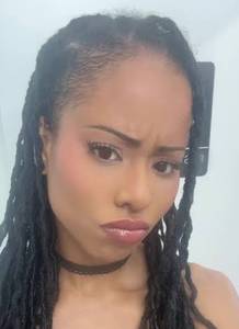 Femme célibataire 25 ans à Paris-9e