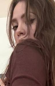 Petite coquine châtain de 26ans à plan-cul-bleury