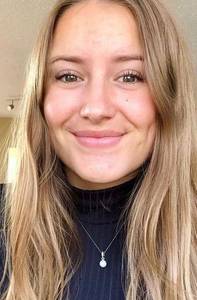 Petite coquine brune coquine à nimes