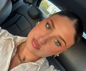 Femme célibataire 30 ans à Laval