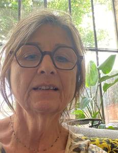 Femme célibataire 60 ans à Pau