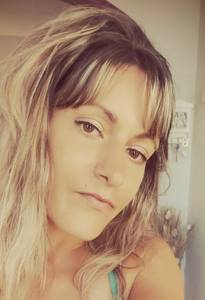 Femme célibataire 34 ans à Pau