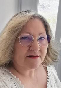 Femme célibataire 60 ans à Reims