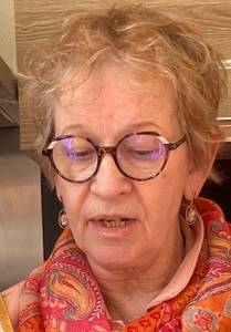 Femme célibataire 67 ans à Laval